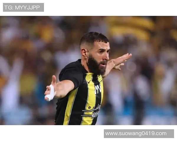 本泽马的传奇之路：从青涩少年到世界足球巨星的辉煌历程